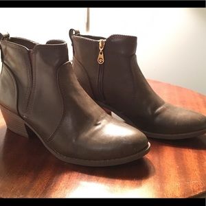 Guess Shoes - Women’s Guess Ankle Boots Guess Shoes - Women’s Guess Ankle Boots